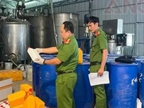 Cần Thơ phát hiện cơ sở sản xuất phân bón trái phép quy mô lớn