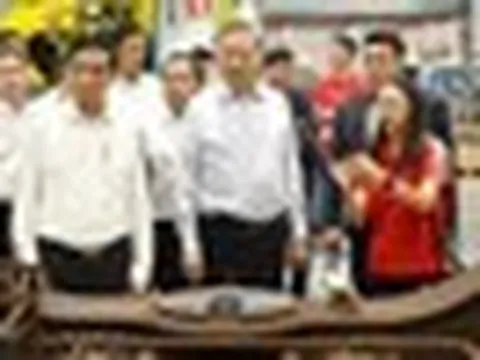 Thăm trung tâm khổng lồ của Singapore, Tổng Bí thư, Chủ tịch nước đánh giá Việt Nam có thể tham khảo ngay