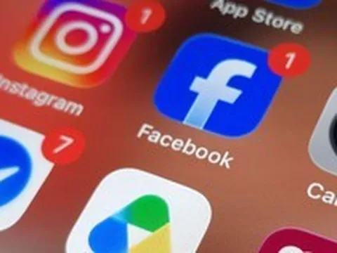 Xôn xao tin thu phí người dùng, đại diện Facebook nói gì?