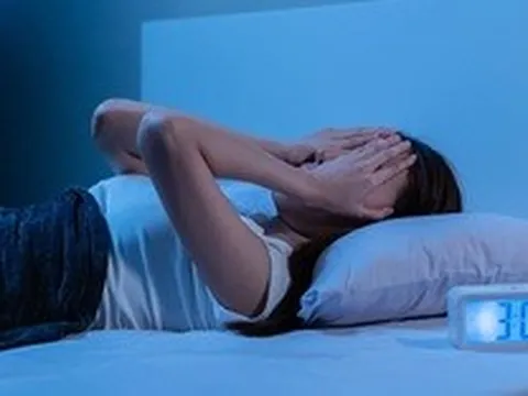 Mệt mỏi cả ngày tối về trằn trọc không ngủ được hãy thử ngay mẹo này