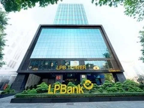 Tỷ phú Phạm Nhật Vượng chi nghìn tỷ "tiền nhàn rỗi" làm cổ đông LPBank, cổ phiếu LPB đột ngột tăng trần