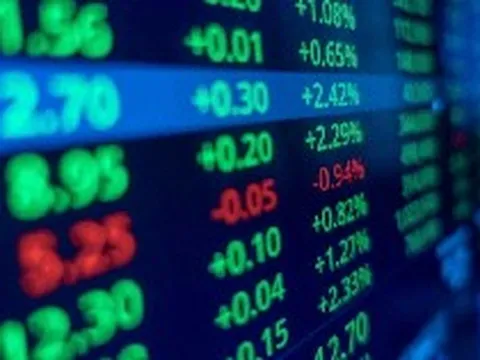 Một cổ phiếu ngân hàng tăng hơn 11% trong sáng 26/6