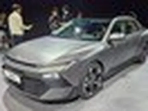 Tin xe 27/6: Hyundai Elantra thế hệ mới lột xác, Vietnam Airlines tăng đội bay