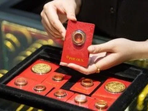 Giá vàng hôm nay 30/6: Giảm mạnh, sắp thủng mốc 4.000 USD/ounce