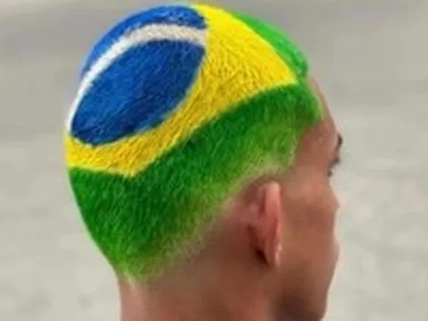 CĐV Brazil đi làm tóc mừng chiến thắng ở World Cup 2026