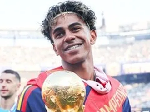 Bộ sưu tập túi hiệu của Lamine Yamal tại World Cup