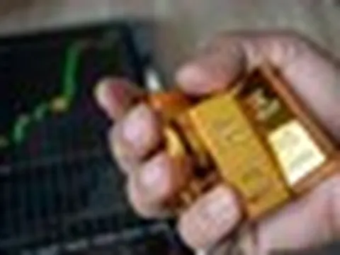 Giá vàng trồi sụt, một thế lực âm thầm "gom" hơn chục tấn