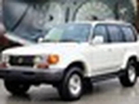 Sinh ra để ‘cày’ nhưng chiếc Toyota Land Cruiser này chỉ chạy trung bình hơn 270km/năm: Nội thất, khoang máy mới tinh, hợp dân chơi thích sưu tầm