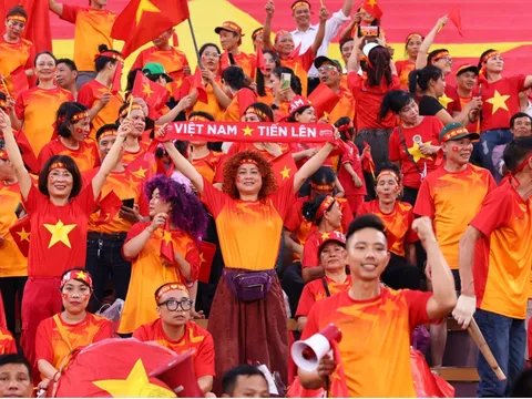 Các cổ động viên của Herbalife Việt Nam góp phần truyền cảm hứng và niềm tin cho những cô gái vàng của Bóng đá Việt Nam